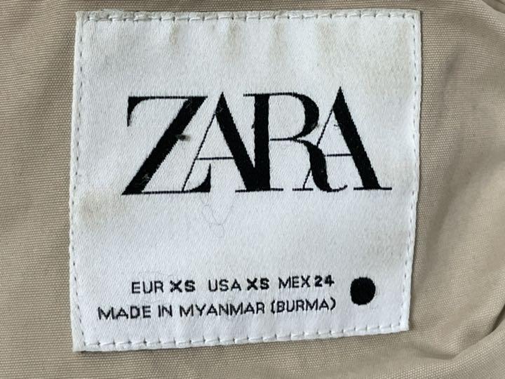 【美品】ZARA マウンテンパーカー　サイズXS ベージュ　脇ボタン　袖、裾絞